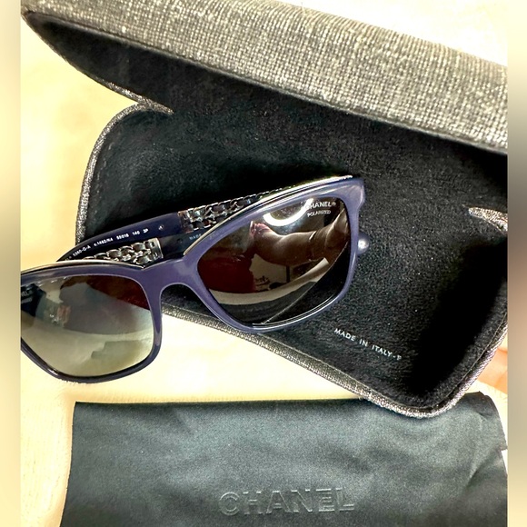 CHANEL Sunglasses size 140 Medium - Picture 4 of 7